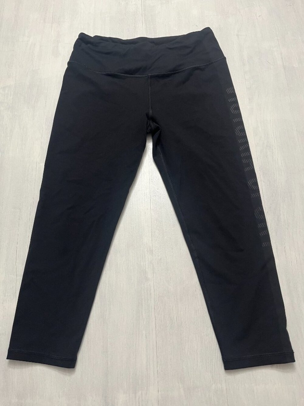 Victoria Sport Knockout Crop Leggings w/Side Letters in Black